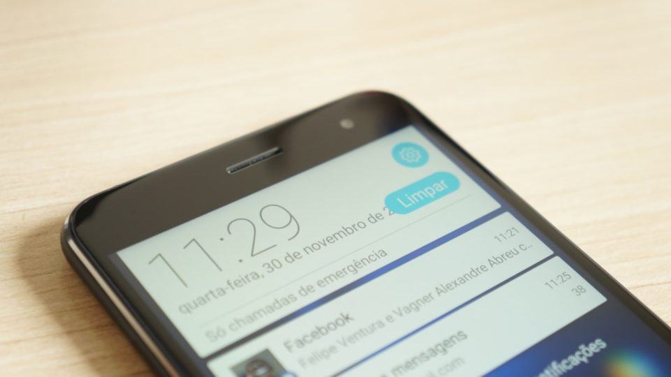 Data fica escondida atrás de botão no Zenfone 3.