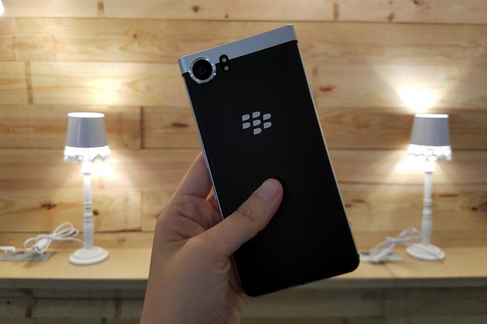 Detalhe do BlackBerry KEYOne.