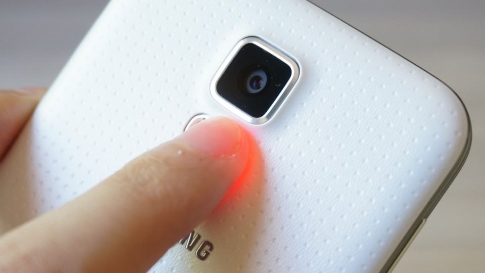 O Galaxy S5 sente o seu coração.