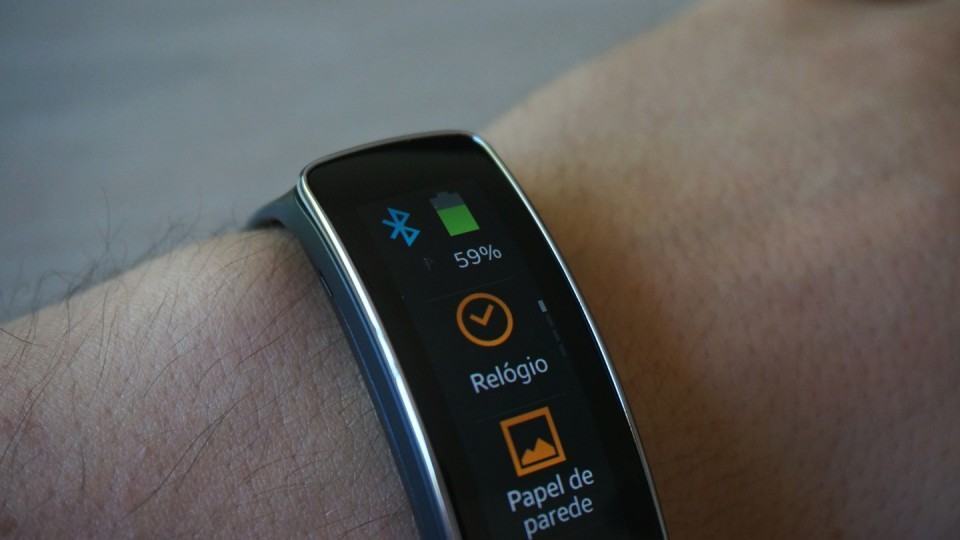 A autonomia Gear Fit é mensurada em dias.