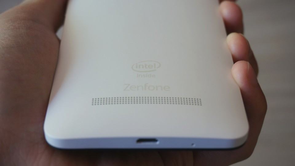 A marca da Intel no Zenfone 5.