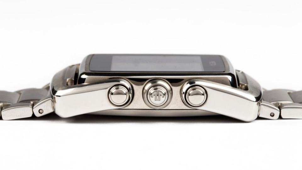 Botões físicos, seis deles.