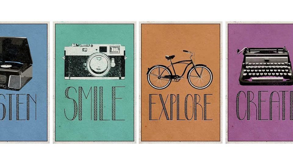 Placas de madeira Listen, Smile, Explore e Create.