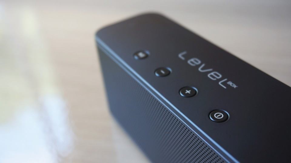 Os quatro botões superiores da Level Box Mini.