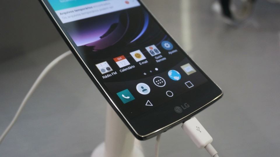 G Flex 2 com a tela ligada.