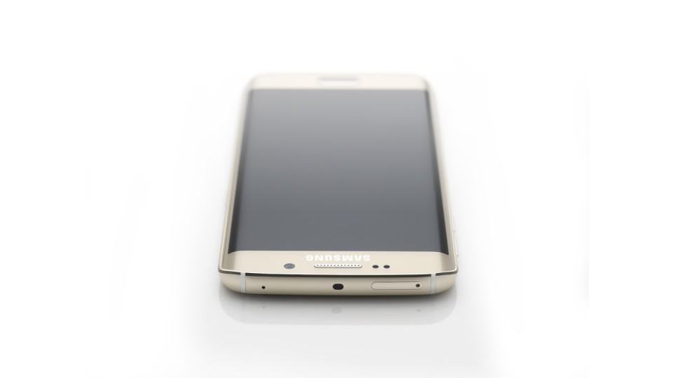 Foto de divulgação do Galaxy S6 Edge.