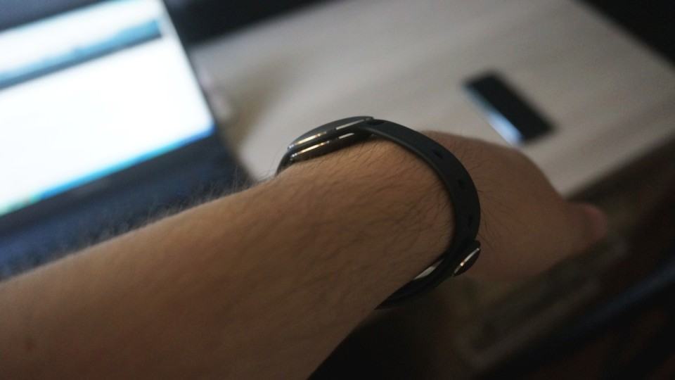 A Shine é bonita e discreta no pulso.