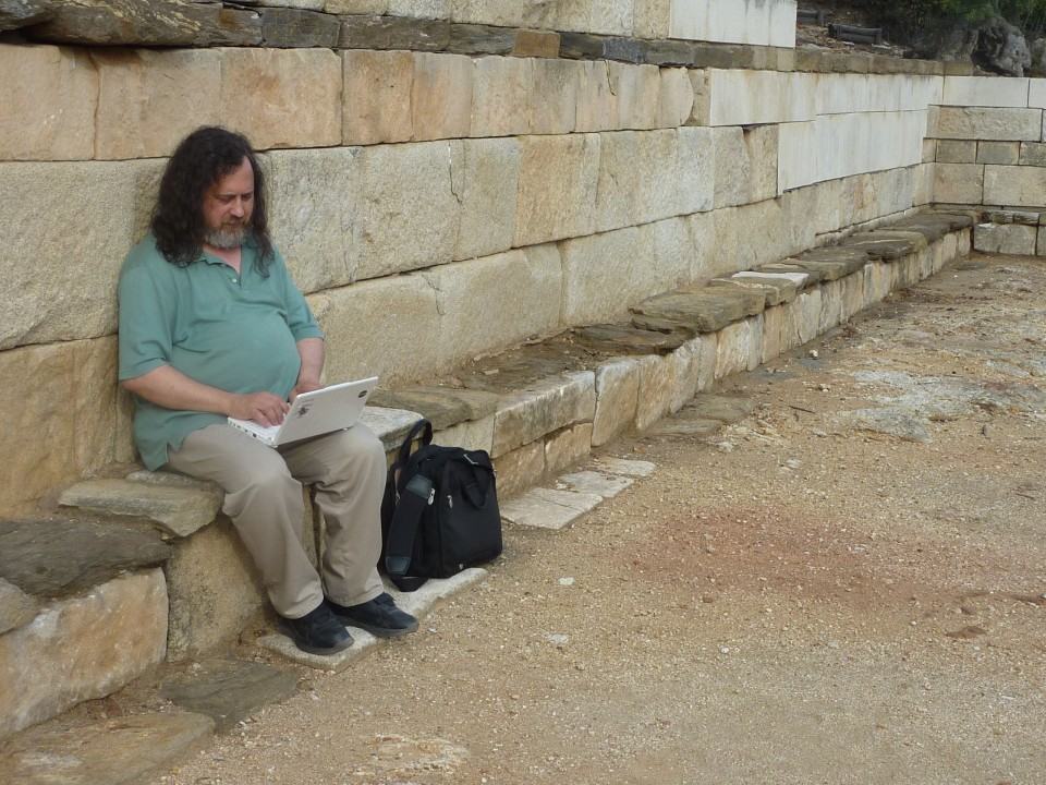 Parece um OLPC em seu colo.