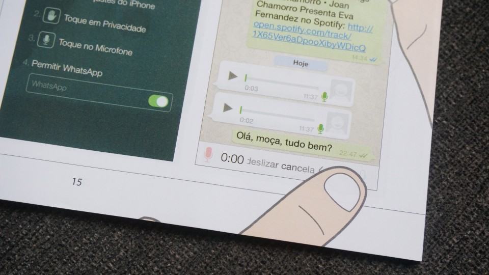 Revista ensinando a mandar mensagens de áudio pelo WhatsApp.