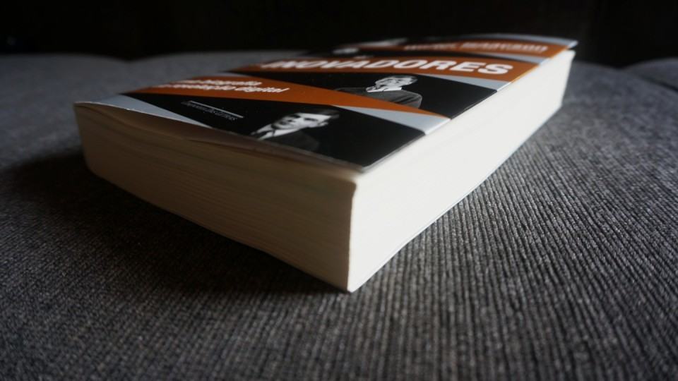 Mais de 500 páginas.