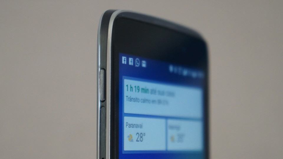 O botão liga/desliga está do lado errado.