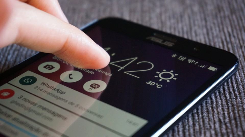 Dois toques para acordar o Zenfone 2.