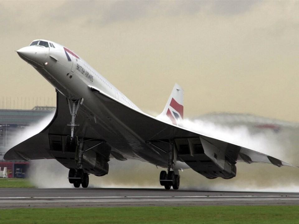 Concorde levantando voo.