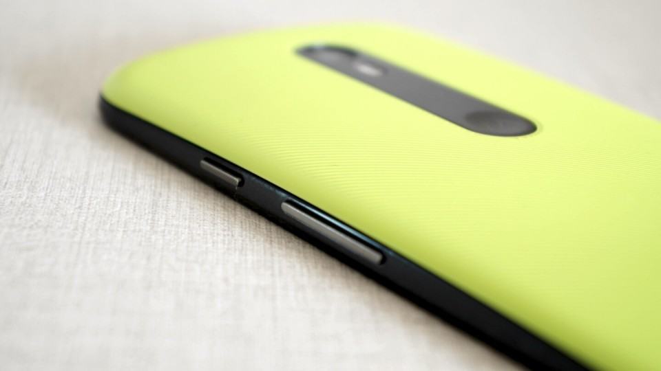 Botões laterais do novo Moto G.