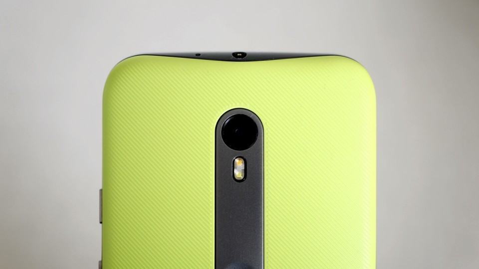 Detalhe da câmera do Moto G.