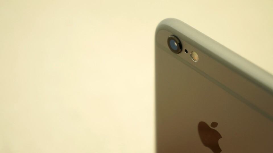 Câmera do iPhone 6s vista de outro ângulo.