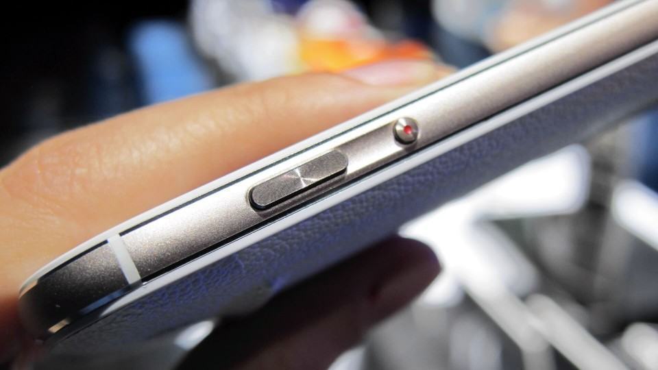 Botões para fotografar e filmar.