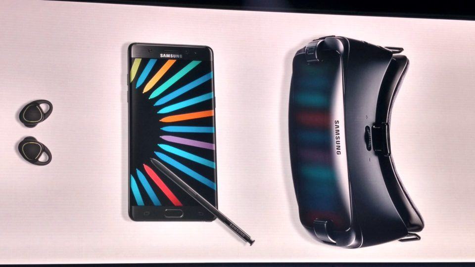 Pacote do Galaxy Note 7 comprado na pré-venda, com Gear VR e Gear IconX.