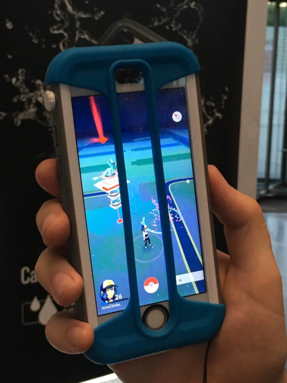 Capa da Catalyst que auxilia na captura de pokémons.