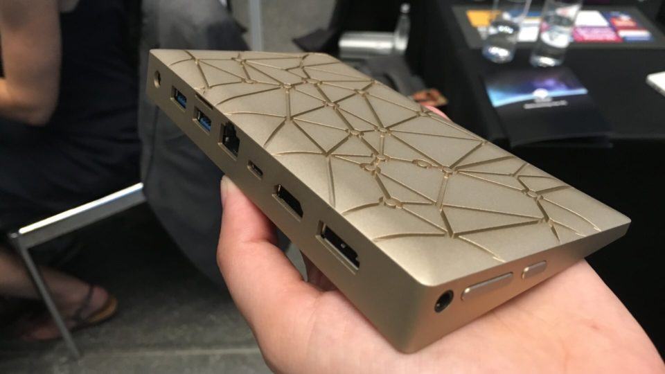 As diversas portas do Sirius A expostas.