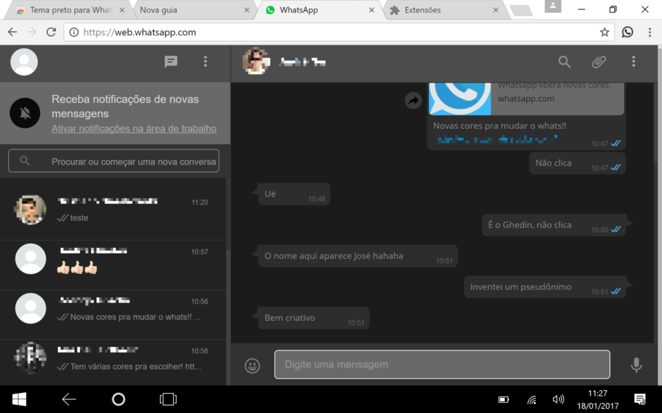 WhatsApp Web com a extensão que muda o visual.